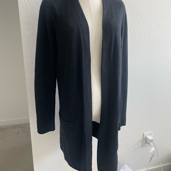 Women's Black Barefoot Dreams Open-Front Cardigan Sweater - Picture 3 of 4